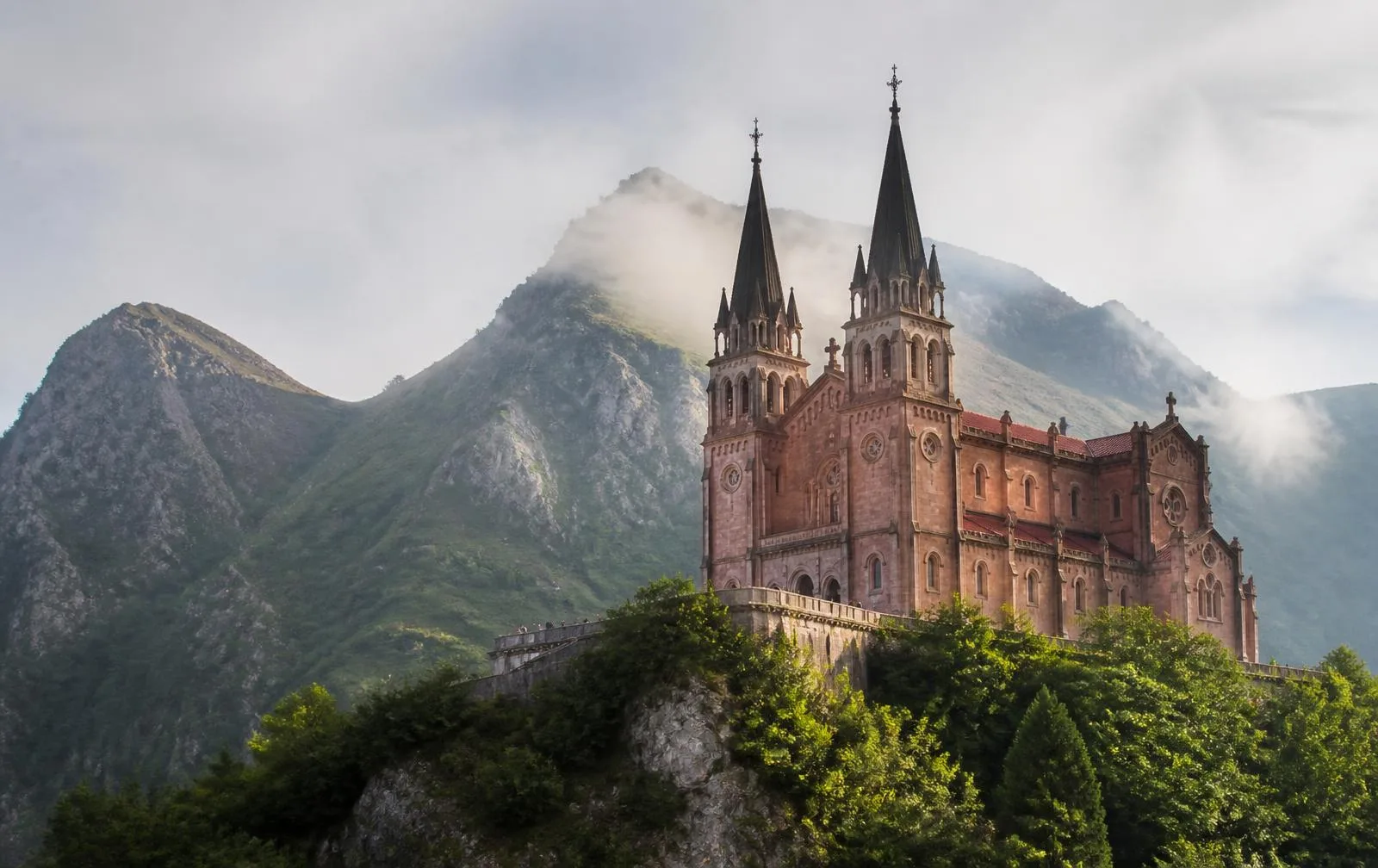 Covadonga (Asturias) — Covadonga · La Santina